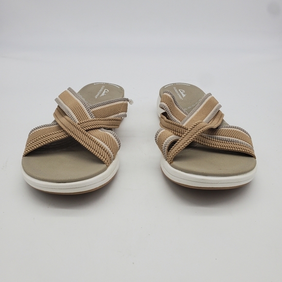 Clarks Shoes Women 7.5 Cloudsteppers Mira Isle Sandals Tan Sand Sable Slide - Picture 4 of 9